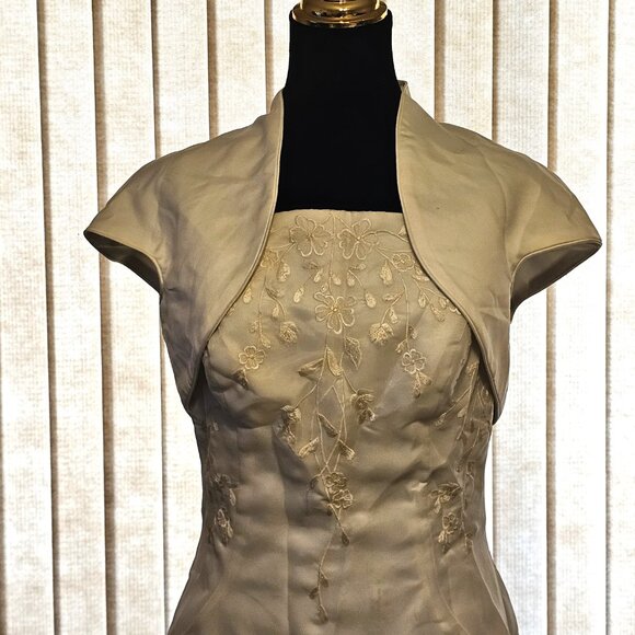 Venus White Embroidered 2pc Wedding Dress 12 - Picture 2 of 14